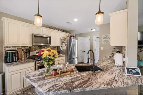 Kitchen - 2118 E Highway 96, Lavaca, AR 72941 photo 1 of 3