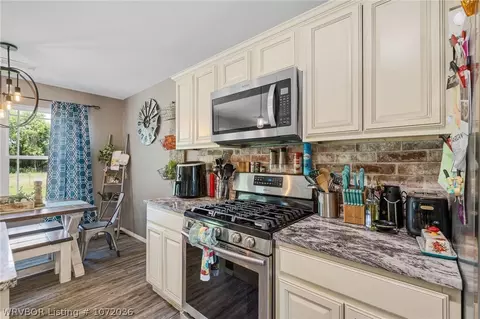 Kitchen - 2118 E Highway 96, Lavaca, AR 72941 photo 2 of 3
