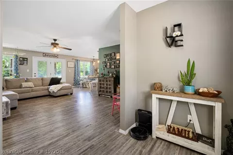 Entry Way - 2118 E Highway 96, Lavaca, AR 72941 photo 1 of 4