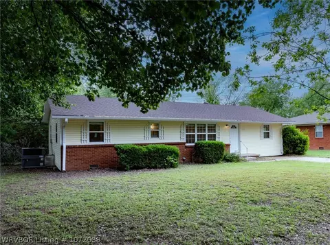 Exterior - 922 Hillside Dr, Fort Smith, AR 72908 photo 6 of 6