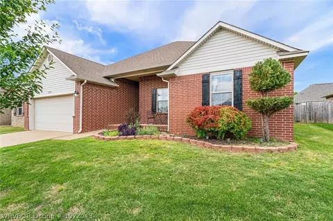 Exterior - 1820 Fairbanks Dr, Barling, AR 72923 photo 3 of 11