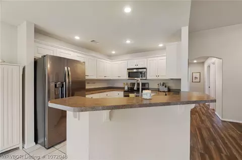 Kitchen - 1820 Fairbanks Dr, Barling, AR 72923 photo 3 of 5