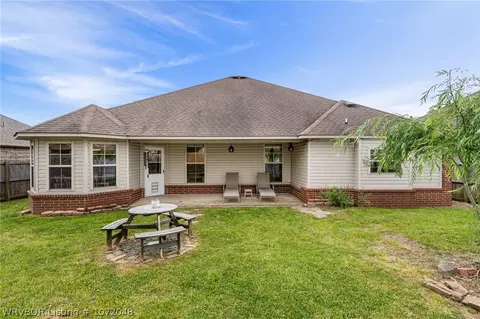 Exterior - 1820 Fairbanks Dr, Barling, AR 72923 photo 5 of 11
