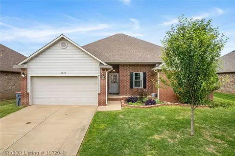 Exterior - 1820 Fairbanks Dr, Barling, AR 72923 photo 2 of 11