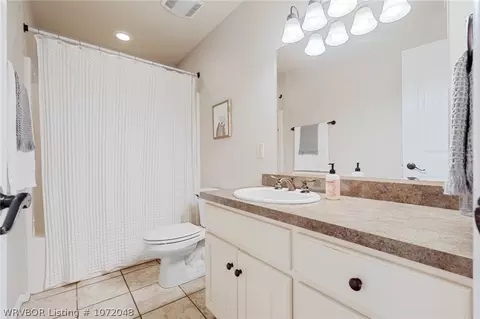 Bath - 1820 Fairbanks Dr, Barling, AR 72923 photo 4 of 4