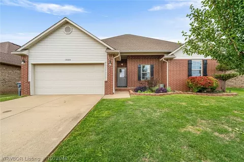 1820 Fairbanks Dr, Barling, AR 72923