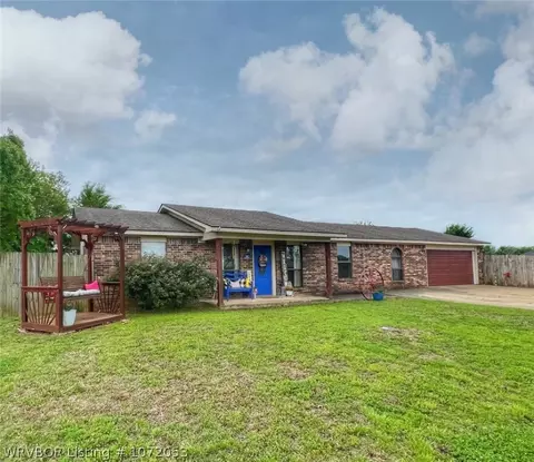 22 Meadowbrook Dr, Heavener, OK 74937