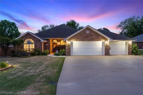 105 H St, Barling, AR 72923