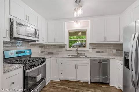 Kitchen - 4615 26th St, Fort Smith, AR 72901 photo 3 of 5