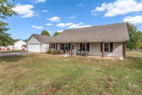 1028 Santa Fe Trl, Ozark, AR 72949
