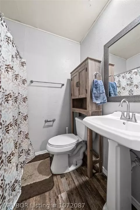 Bath - 1821 Dallas St, Fort Smith, AR 72901 photo 3 of 3