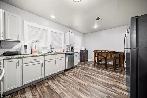 Kitchen - 1821 Dallas St, Fort Smith, AR 72901 photo 3 of 4