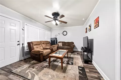 Living - 1821 Dallas St, Fort Smith, AR 72901 photo 2 of 3