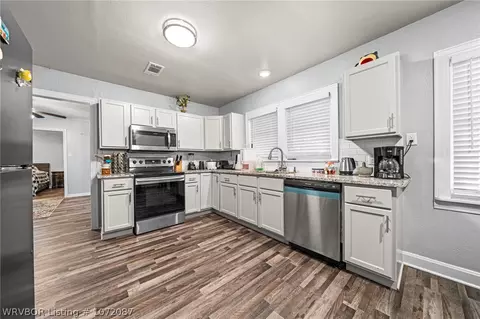 Kitchen - 1821 Dallas St, Fort Smith, AR 72901 photo 1 of 4