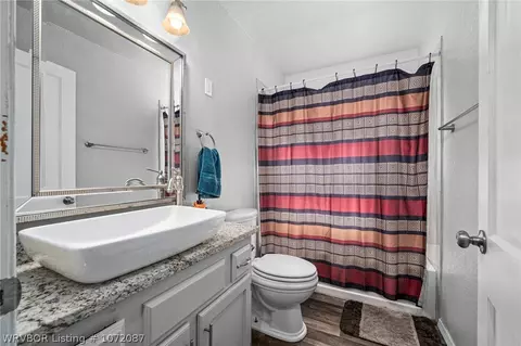 Bath - 1821 Dallas St, Fort Smith, AR 72901 photo 2 of 3