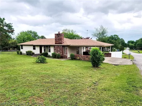 902 N Main St, Greenwood, AR 72936