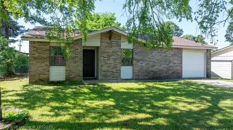 903 M St, Barling, AR 72923