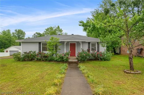 1524 N 25th St, Van Buren, AR 72956
