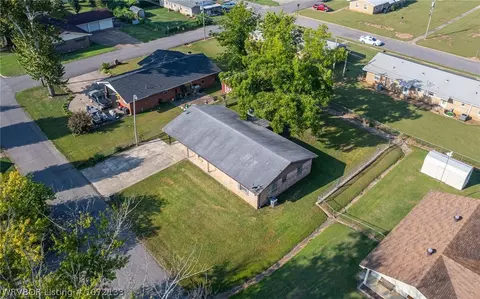 Exterior - 1202 N 4th St, Paris, AR 72855 photo 6 of 7