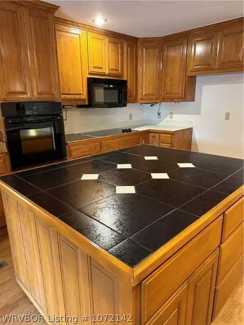 Kitchen - 6519 Meadow Cliff St, Fort Smith, AR 72903 photo 2 of 2