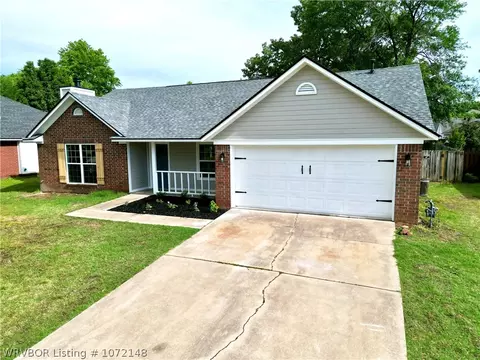 2202 Cordova Ter, Greenwood, AR 72936