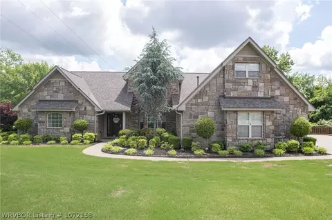 8606 Meadow Oaks Ln, Fort Smith, AR 72903