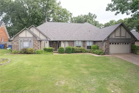 8812 Canterbury Cv, Fort Smith, AR 72903