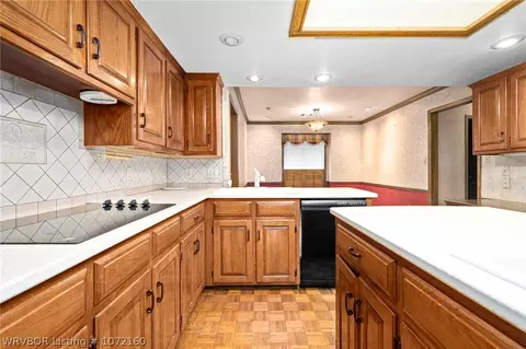 8812 Canterbury Cv, Fort Smith, AR 72903 photo 15