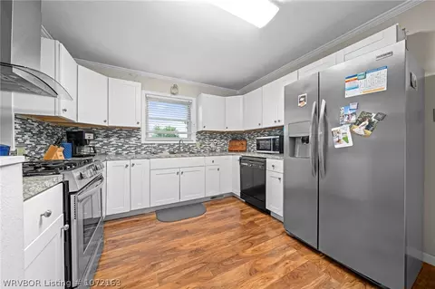Kitchen - 6004 S Y St, Fort Smith, AR 72903 photo 2 of 5