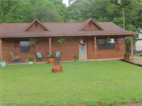 225 8th St, Booneville, AR 72927