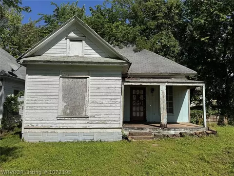 915 S 10th St, Fort Smith, AR 72901