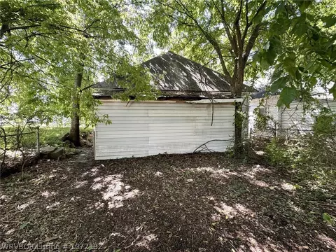 Exterior - 915 S 10th St, Fort Smith, AR 72901 photo 3 of 3