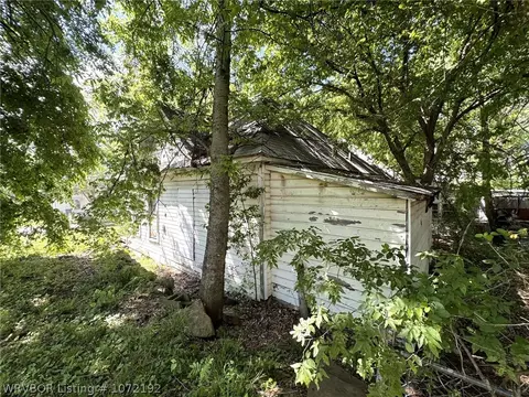Exterior - 915 S 10th St, Fort Smith, AR 72901 photo 2 of 3
