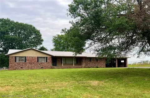700 Dogwood St, Sallisaw, OK 74955