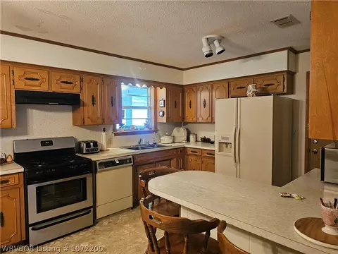618 Academy St, Paris, AR 72855 photo 5