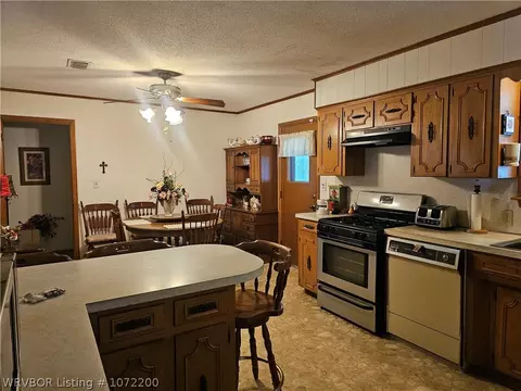 618 Academy St, Paris, AR 72855 photo 4