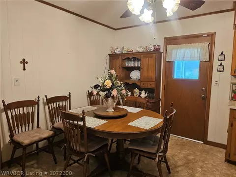 618 Academy St, Paris, AR 72855 photo 6