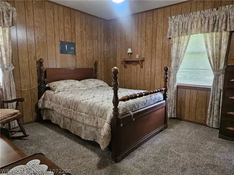 618 Academy St, Paris, AR 72855 photo 8