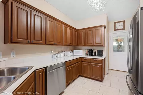 Kitchen - 7000 Blackjack Dr, Fort Smith, AR 72916 photo 2 of 5
