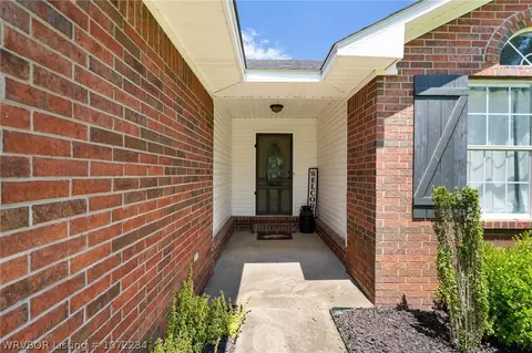 920 Thompson Hts, Alma, AR 72921 photo 2