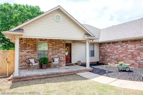 9804 E Pointe Dr, Fort Smith, AR 72903 photo 2