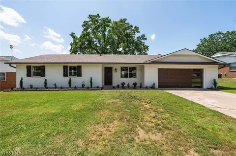 8905 Sebastian Ct, Hackett, AR 72937