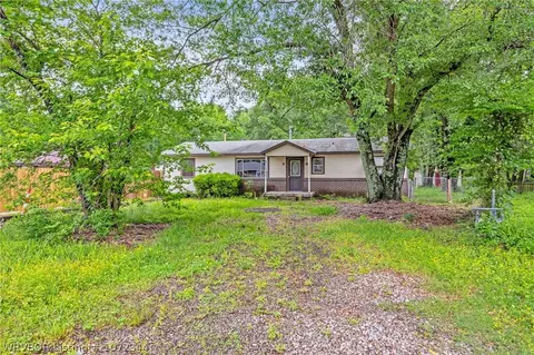 1724 Pleasant Valley Pl, Van Buren, AR 72956