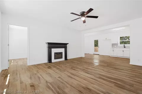 Living - 2509 S M St, Fort Smith, AR 72901 photo 3 of 4
