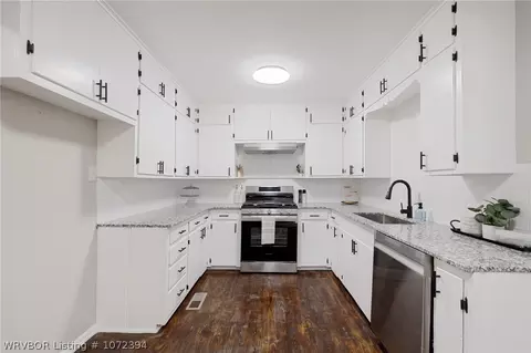 Kitchen - 2315 N 53rd St, Fort Smith, AR 72904 photo 2 of 2