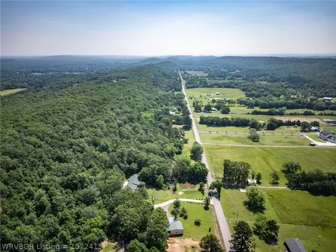 6923 Bear Hollow Rd, Fort Smith, AR 72916 photo 2