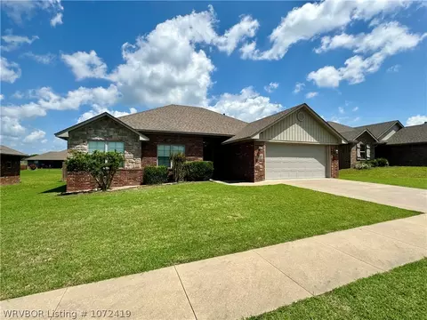 352 Copsey Dr, Van Buren, AR 72956