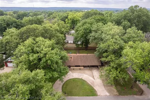 View/Area - 402 E Ida Ave, Sallisaw, OK 74955 photo 3 of 6