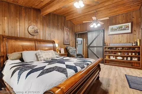 Bedroom - 402 E Ida Ave, Sallisaw, OK 74955 photo 3 of 9
