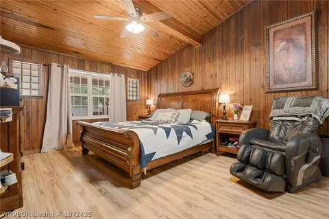 Bedroom - 402 E Ida Ave, Sallisaw, OK 74955 photo 2 of 9